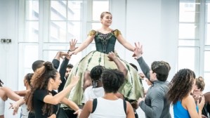 See the new West End ”Frozen” cast in rehearsals