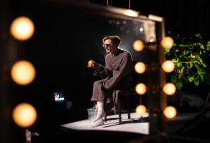 ”iShowmanism!” at Ustinov Studio – review