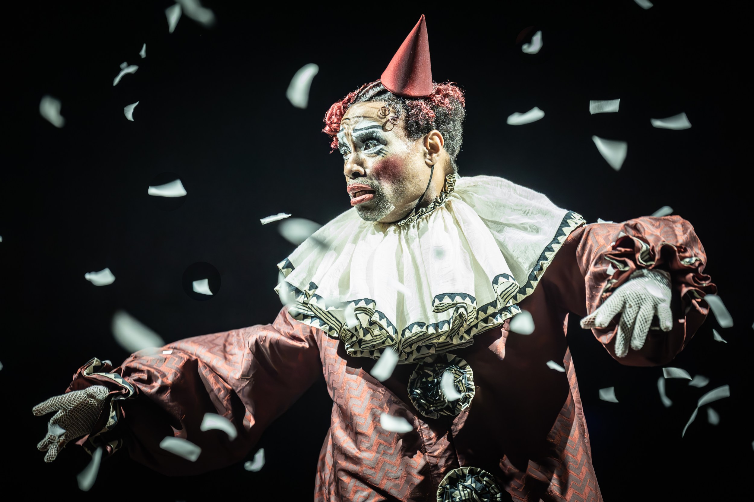 CABARET. Billy Porter 'The Emcee'. Photo by Marc Brenner. (2)