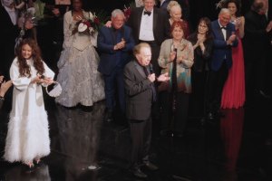<em>The Phantom of the Opera</em> <b>– </b>watch highlights from the final Broadway performance