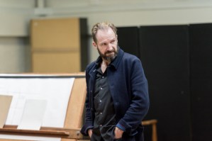 First look at Ralph Fiennes in <em>The Master Builder</em>
