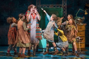 Did the critics bet their bottom dollar on West End revival of <em>Annie</em>?