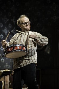 First look at Toby Jones, Zoë Wanamaker, Pearl Mackie and Stephen Mangan in <em>The Birthday Party</em>