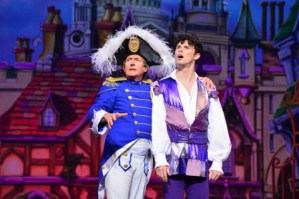 Crossroads Live acquires Qdos Pantomimes