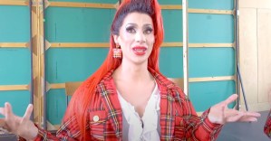 <em>Chicago</em> tour – Divina De Campo takes us behind the scenes