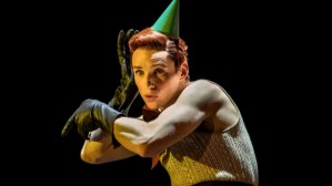<em>Cabaret</em> review – Eddie Redmayne and Jessie Buckley lead shattering West End revival