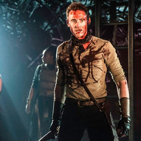 Donmar's <em>Coriolanus</em> starring Tom Hiddleston extends, opens ballot for tickets