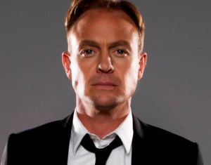 Emma Williams and Jason Donovan star in <em>Annie Get Your Gun</em> tour