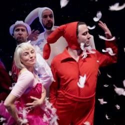 Gloria – A Pigtale (Hull Truck – tour)