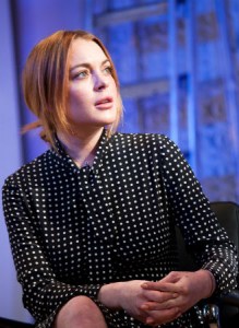 Production pics released of Lindsay Lohan in <em>Speed-the-Plow</em>