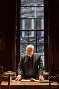 Simon Russell Beale stars in Donmar's <em>Temple</em>