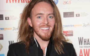 Tim Minchin performs 'When I Grow Up' from <em>Matilda</em>