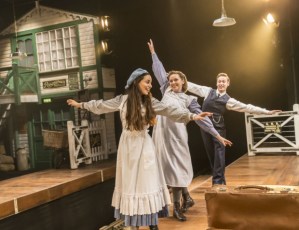 <em>The Railway Children</em> extends booking until January 2016