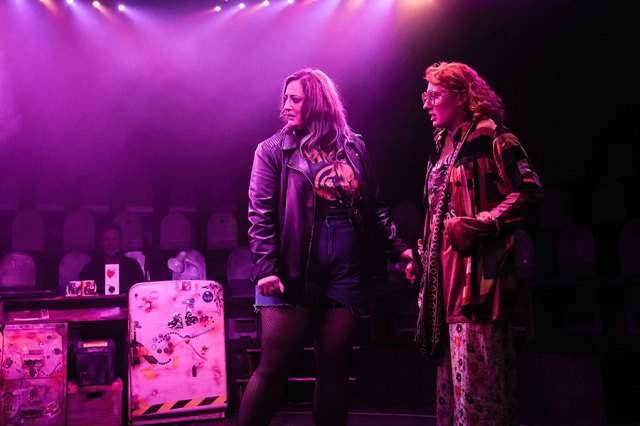 Kathy and Stella Solve a Murder - Rebekah Hinds and Bronté Barbé, © Mihaela Bodlovic