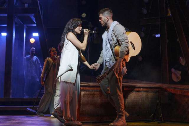 Hannah Richardson (Mary) and Ian McIntosh (Jesus) in Jesus Christ Superstar