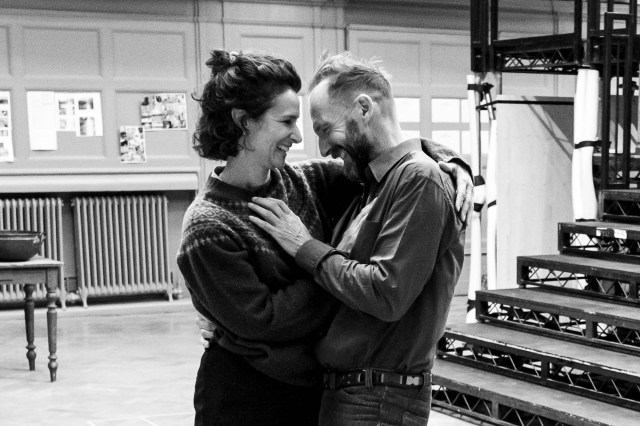 MACBETH in rehearsals. Indira Varma (Lady Macbeth) and Ralph Fiennes (Macbeth) Photo credit Matt Humphrey MACBETH in rehearsals. Indira Varma (Lady Macbeth) and Ralph Fiennes (Macbeth) Photo credit Matt Humphrey