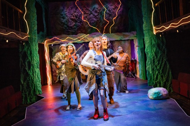 The company of The Wizard of Oz at the Watermill Theatre