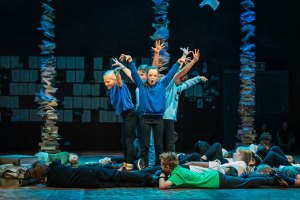 ‘Rehearsal room’ approach to Shakespeare’s plays in schools can boost confidence and language development, major RSC study finds