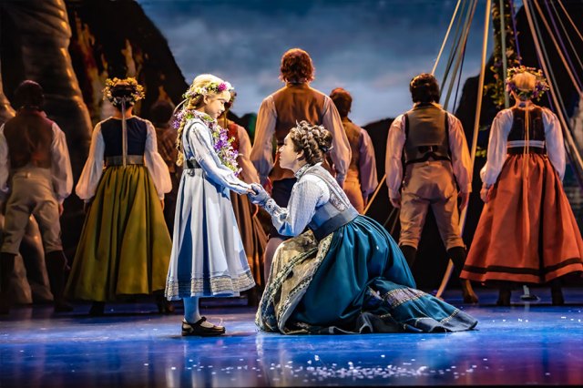 Jacqui Sanchez on stage in Frozen, © Johan Persson