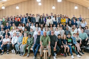 Full company for Oliver! revival confirmed