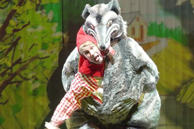 Arturo Brachetti, still from the show's trailer