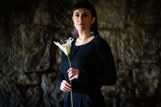 Amy Conway in Catafalque, © Andy Catlin