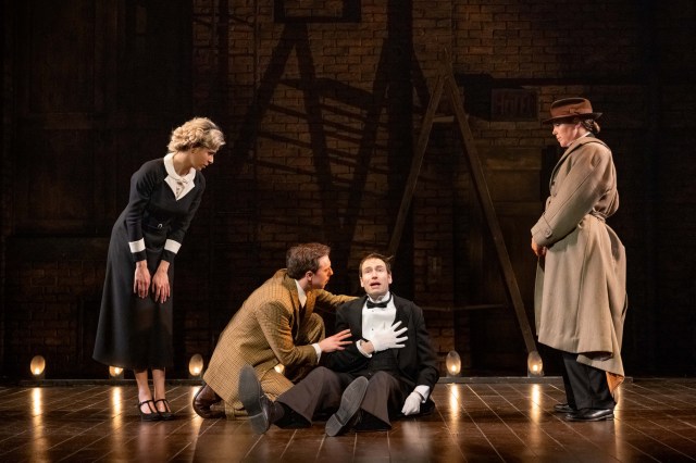 The 39 Steps Safeena Ladha, Tom Byrne, Eugene McCoy & Maddie Rice, ©Mark Senior