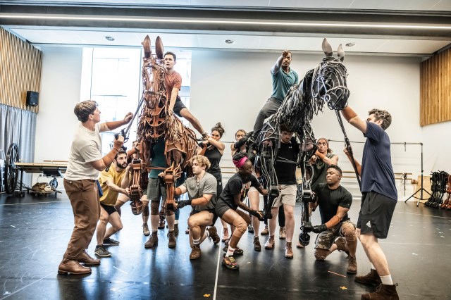 The cast of War Horse in rehearsals. Credit Pamela Raith Photography. 043