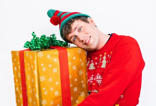 Grey Henson in a promotional image for Elf the Musical(© Rebecca J Michelson)