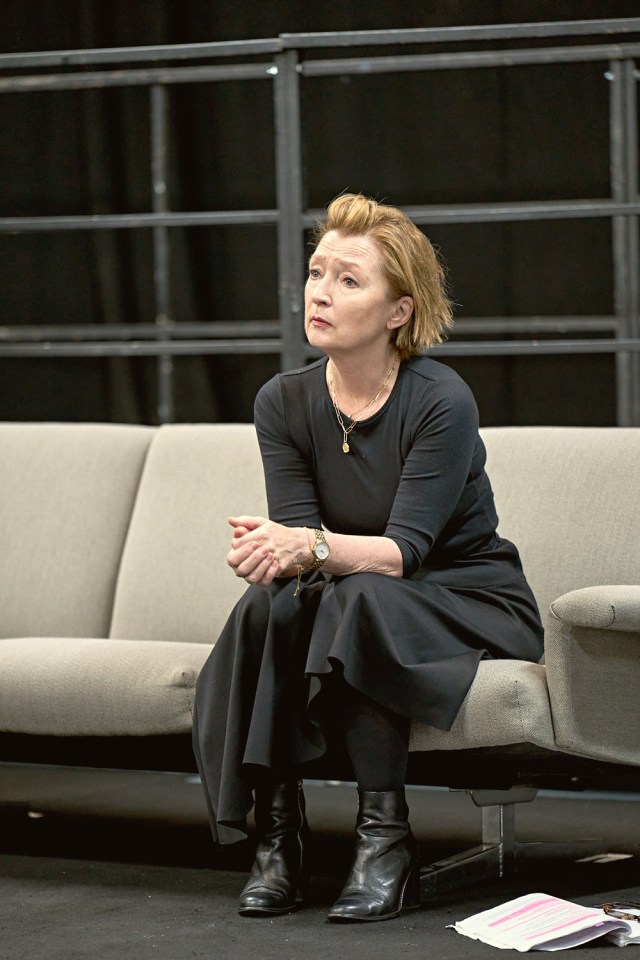 Lesley Manville in rehearsals for Oedipus photo credit Manuel Harlan