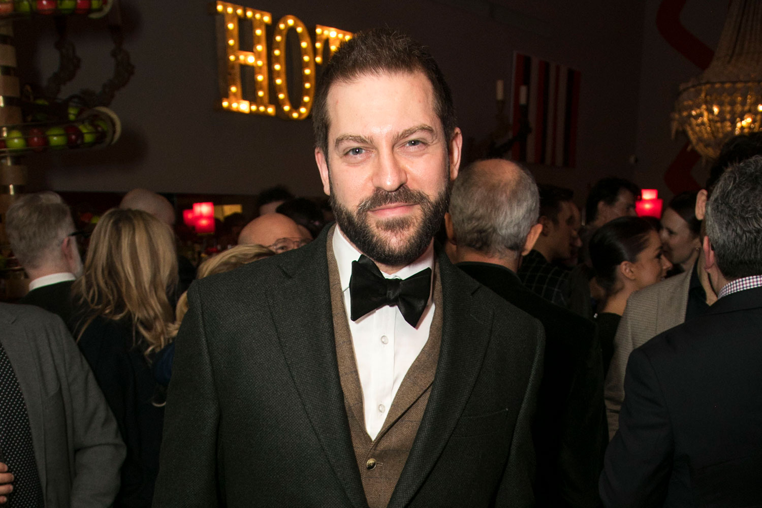 Jon Robyns to star in new musical Figaro