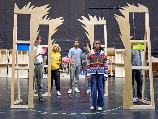 Miranda Mufema (Patty Newby) and company credit Manuel Harlan