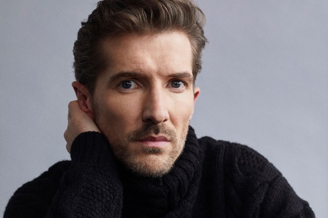Headshot of Gwilym Lee