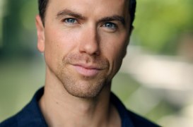 RICHARD FLEESHMAN (Faye Thomas)