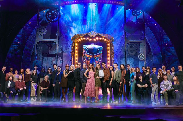 The full cast, © Matt Crockett