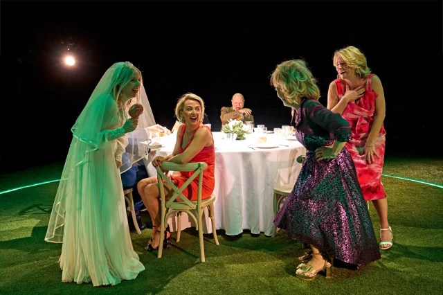 Sinéad Matthews, Lisa McGrillis, Philip Whitchurch, Lorraine Ashbourne and Lucy Black in Till the Stars Come Down, © Manuel Harlan