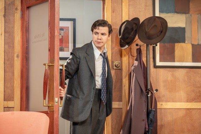 Retrograde. Oliver Johnstone (Bobby). Credit Marc Brenner [2428].