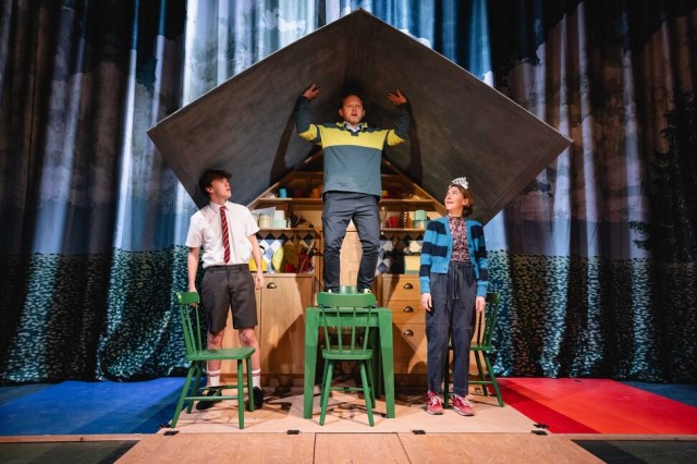 Luke Lambert (Matt), Michael Jibson (Steve) and Gemma Whelan (Yvonne) credit Mark Senior Luke Lambert (Matt), Michael Jibson (Steve) and Gemma Whelan (Yvonne) credit Mark Senior