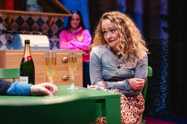 Victoria Elliott (Sian) and Nancy Allsop (Nicky) (2) credit Mark Senior Victoria Elliott (Sian) and Nancy Allsop (Nicky) (2) credit Mark Senior