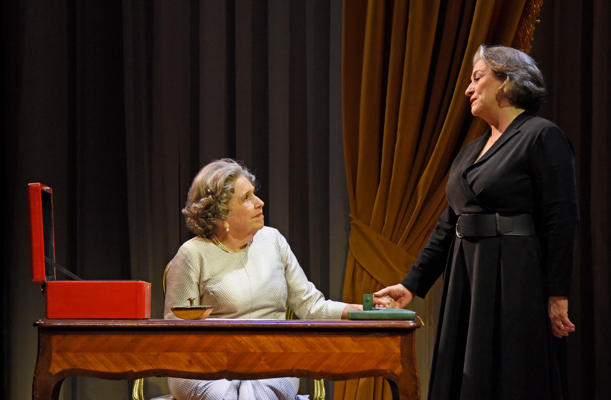 Anne Reid and Caroline Quentin in By Royal Appointment – first look at tour