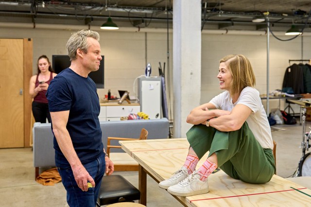 Jamie Glover (Michael) and Rosamund Pike (Jessica) in rehearsals for Inter Alia at the National Theatre. (c) Manuel Harlan 119