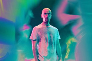 Alfie Webster’s solo show Ienny. to transfer to Omnibus Theatre