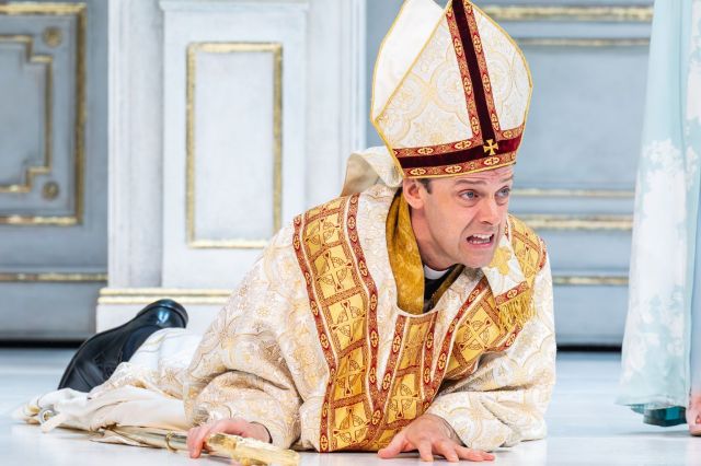 Harry Hadden Paton in Here We Are