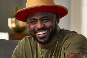 Wayne Brady to star in To Sir, With Love musical with Lulu