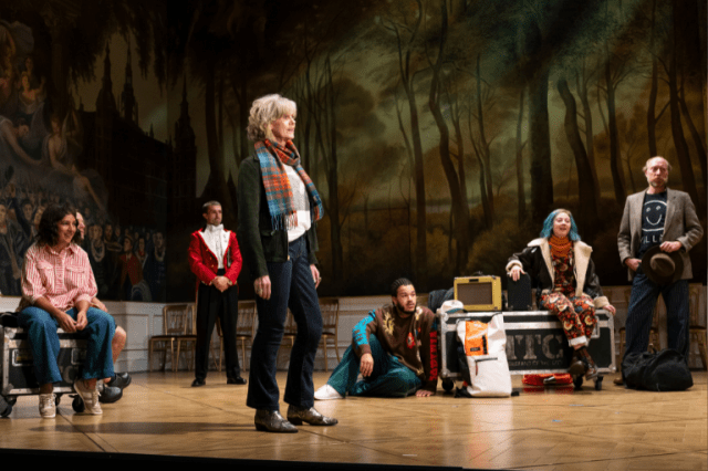 Liz Jadav, Seb Slade, Siobhán Redmond, Kiren Kebaili Dwyer, Sophia Papadopoulos and Ryan Elllsworth in Hamlet at the National Theatre. © Sam Taylor