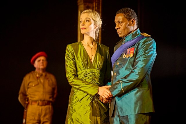 OTHELLO Toby Jones (Iago), Caitlin FitzGerald (Desdemona) David Harewood (Othello) c Brinkhoff Moegenburg