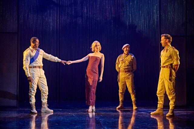 Othello, David Harewood (Othello), Caitlin FitzGerald (Desdemona) Ewan Black, Luke Treadaway (Cassio) c Brinkhoff Moegenburg