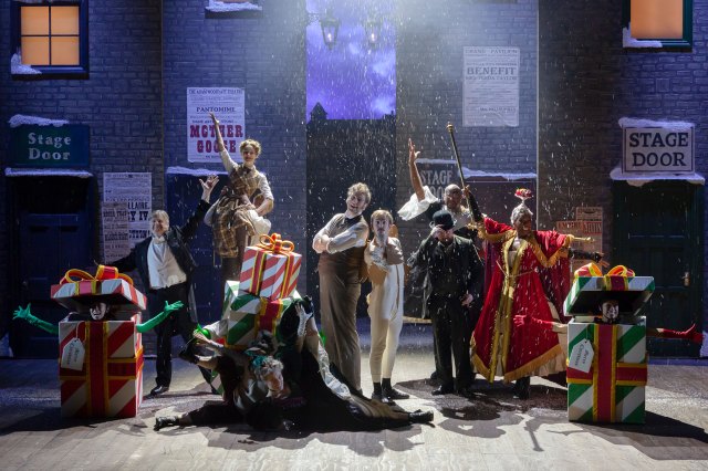 Sherlock Holmes and The Twelve Days of Christmas 2 The cast of Sherlock Holmes and The Twelve Days of Christmas