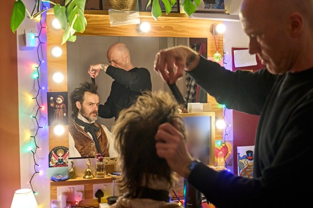 Paul Hilton (Ebenezer Scrooge) behind the scenes of A Christmas Carol 2025. Photo by Manuel Harlan