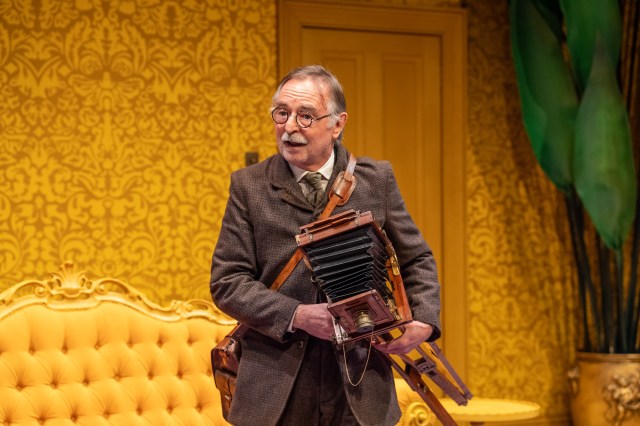 Ron Cook in WHEN WE ARE MARRIED Donmar Warehouse photo by Johan Persson